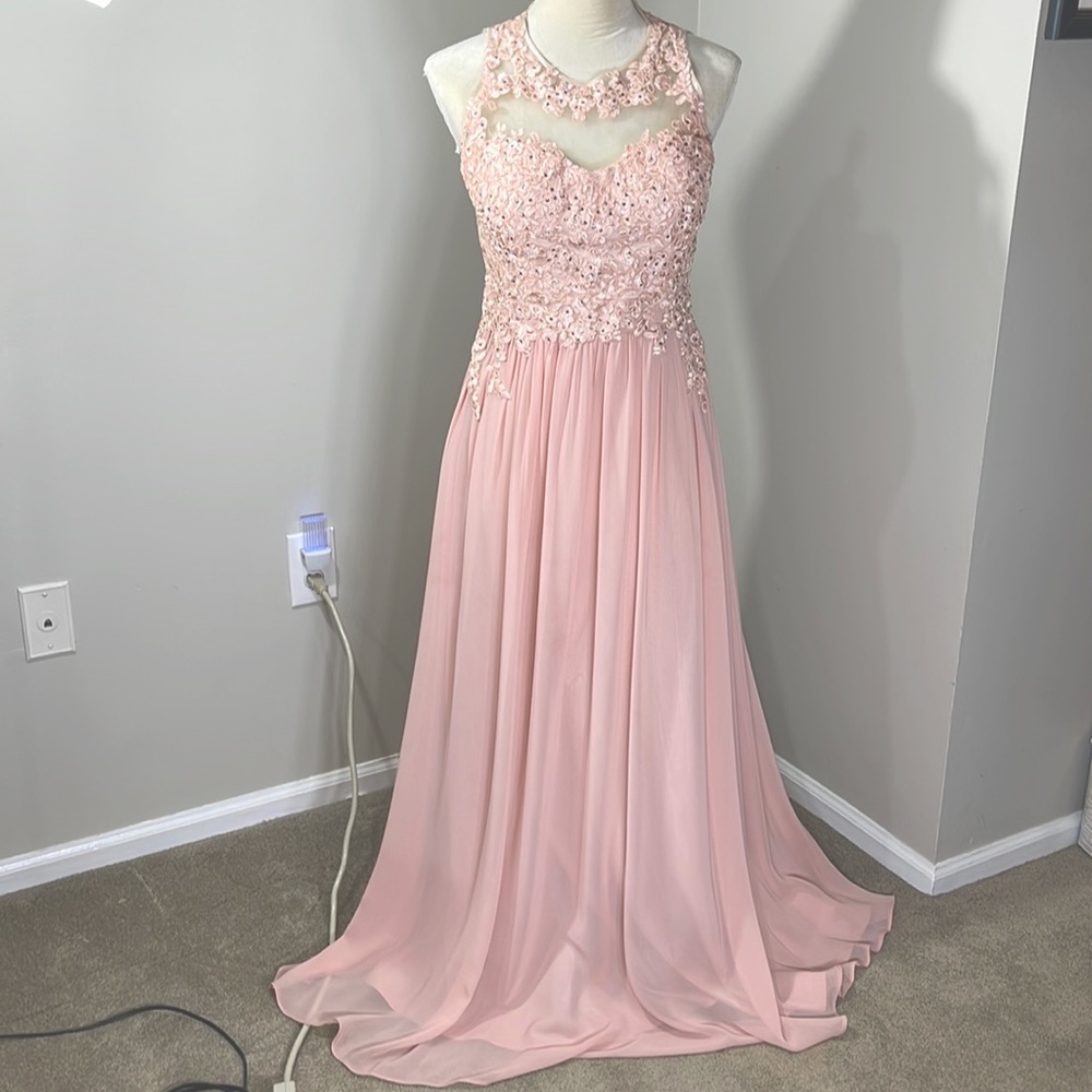 DECODE 1.8, FULL LENGTH EVENING WEAR, BEAUTIFUL DRESS, SIZE 8, FULLY LINED,PEACH